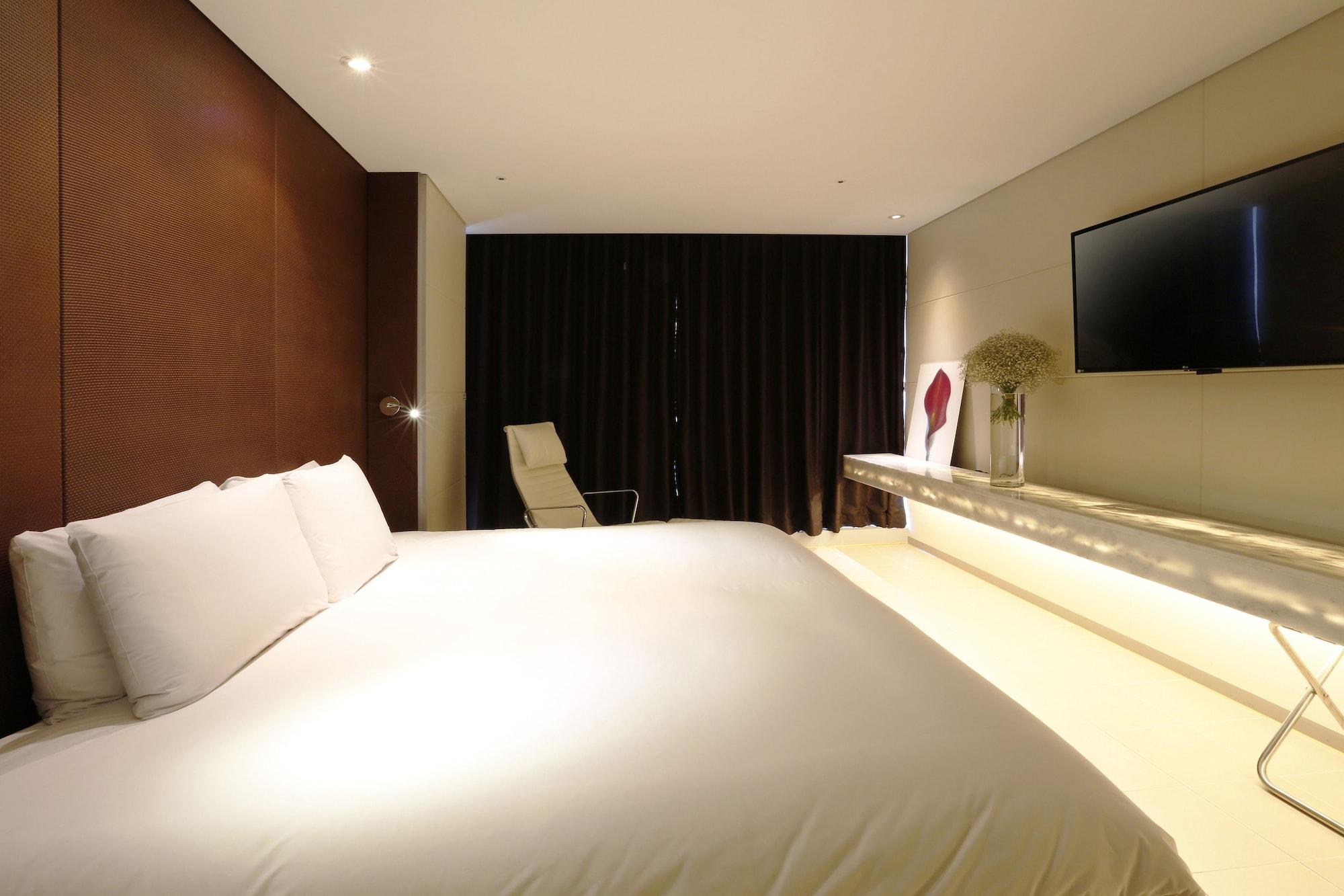แกรนด์ เมอร์เคียว แอมบาสซาเดอร์ ชางวอน Hotel ภายนอก รูปภาพ