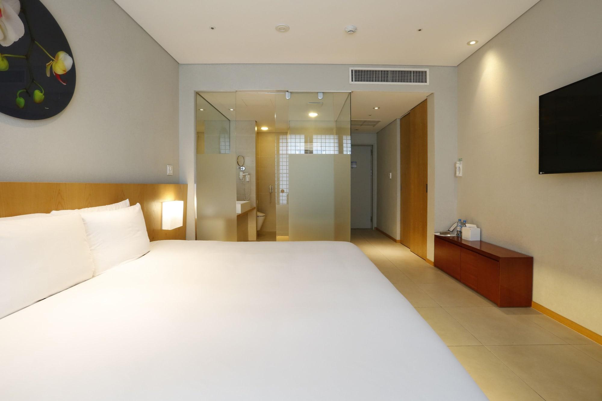 แกรนด์ เมอร์เคียว แอมบาสซาเดอร์ ชางวอน Hotel ภายนอก รูปภาพ
