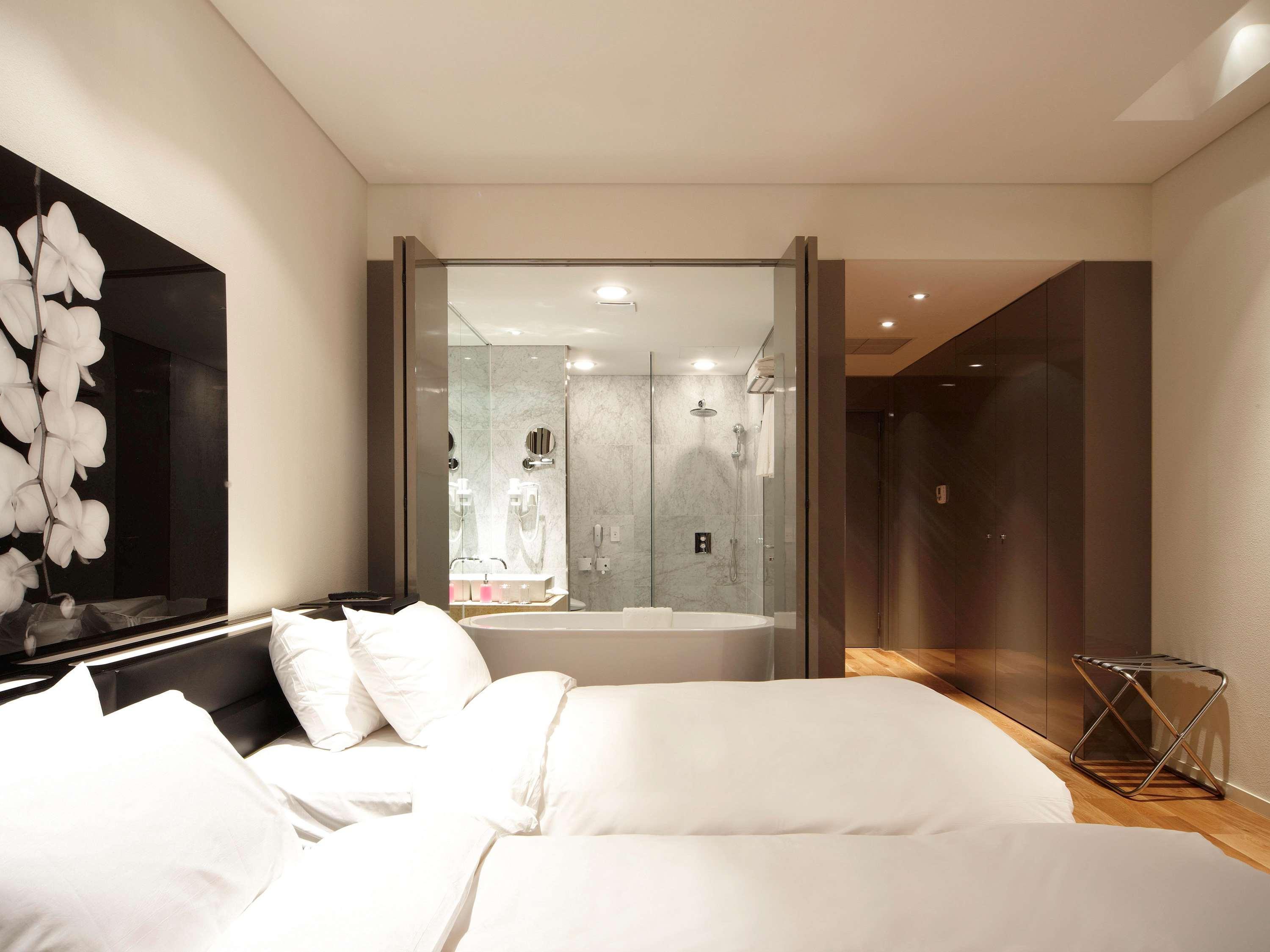แกรนด์ เมอร์เคียว แอมบาสซาเดอร์ ชางวอน Hotel ภายนอก รูปภาพ